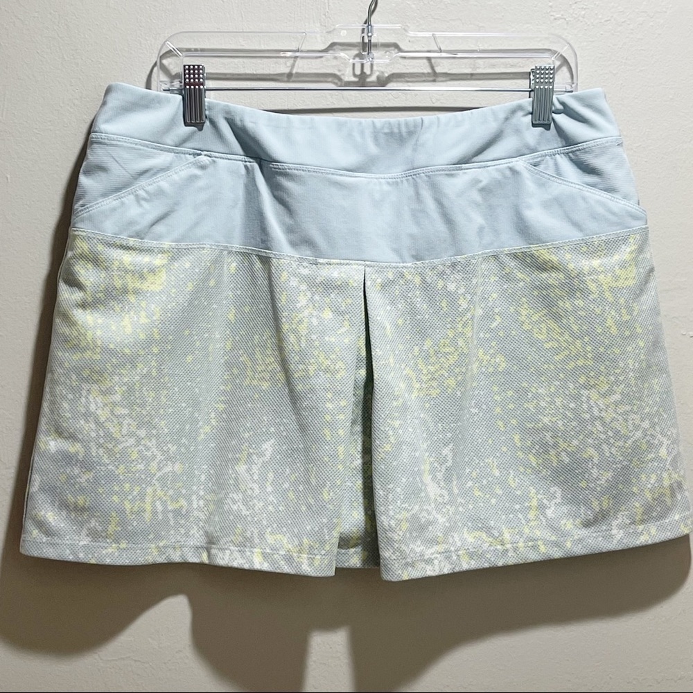 ADIDAS Women’s Ice Blue Paint Splatter Print Pleated Golf Tennis Running Skort
